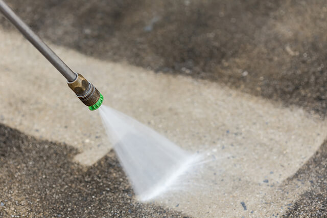 parking lot pressure washing in lake forest